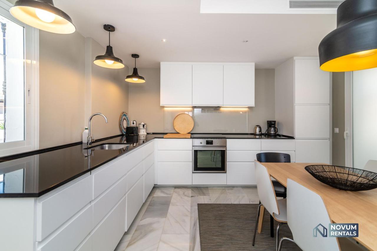 Modern 2 Bedroom Penthouse W/ Terrace, Pool & Bbq Apartemen Marbella